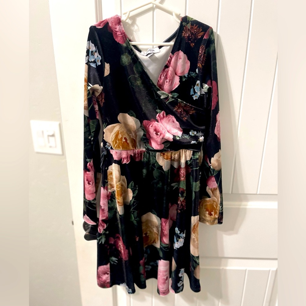 Girls velvet dress